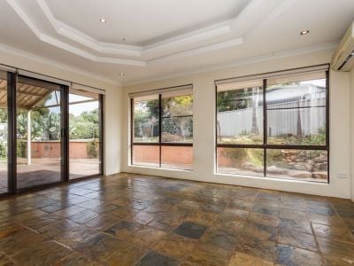 9 Curalo Mews, South Lake