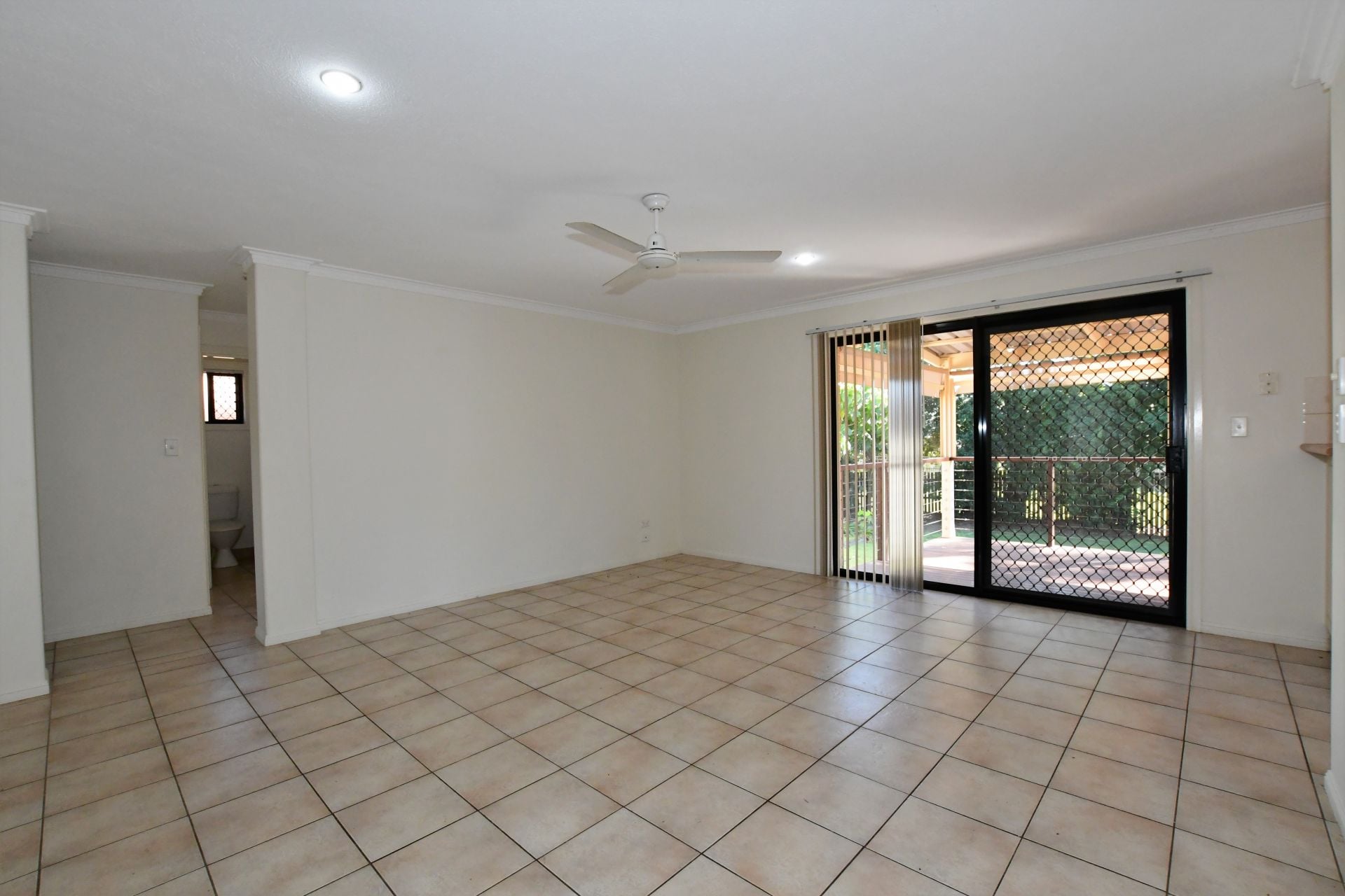 27 Tropicana Drive, 27 Tropicana Drive - Thumbnail 6