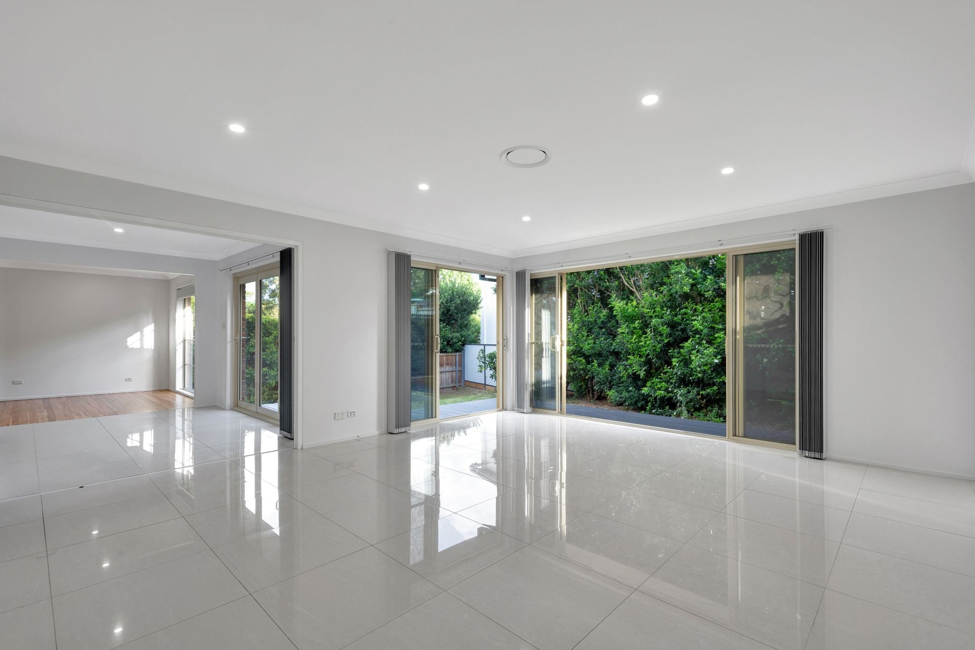 11 Woodhill Street, Castle Hill, Castle Hill - Thumbnail 2