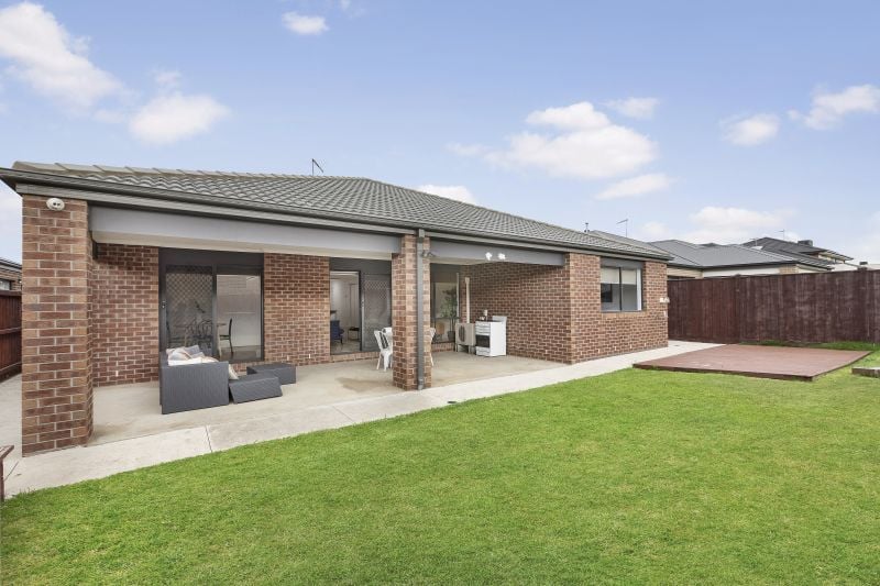 63 Albion Crescent, Mickleham