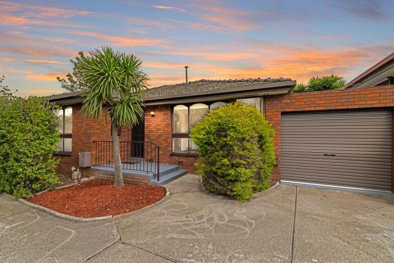 1/8 Hobbs Crescent, Reservoir