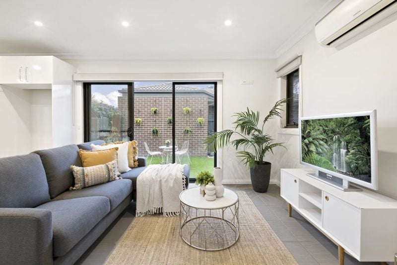 3/3 Cool Street, Reservoir