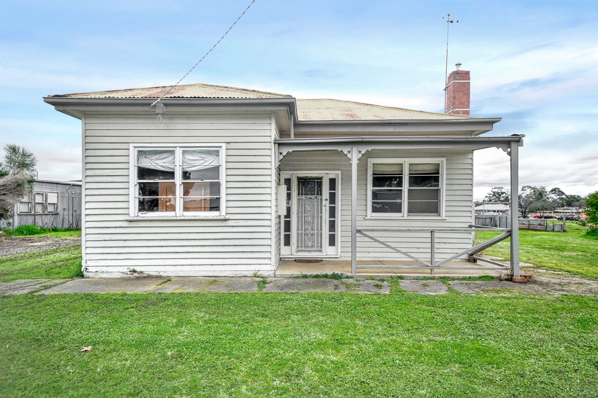77 Burns Street, Maryborough - Thumbnail 2
