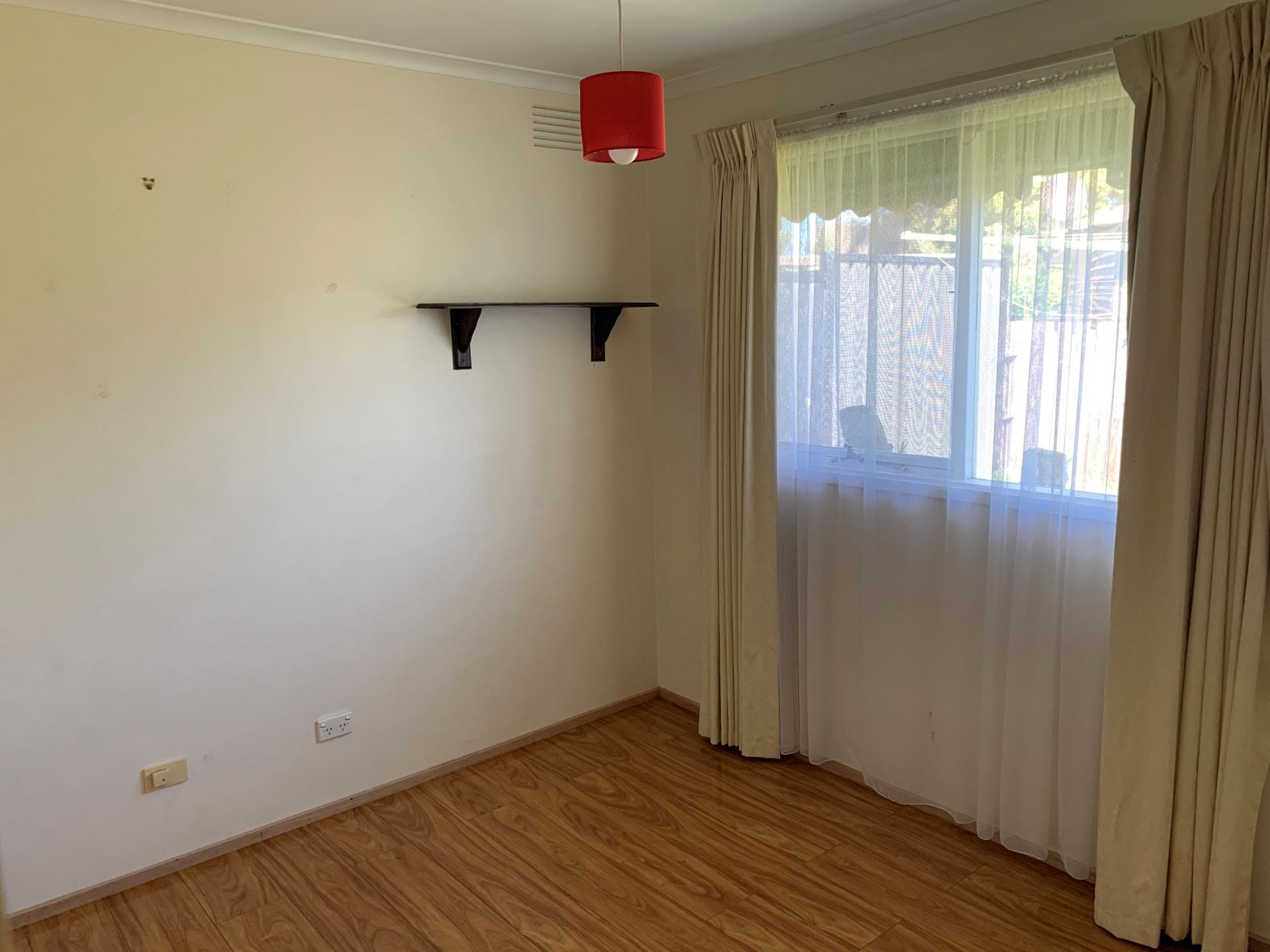 A Charming & Affordable Family Home !!!
