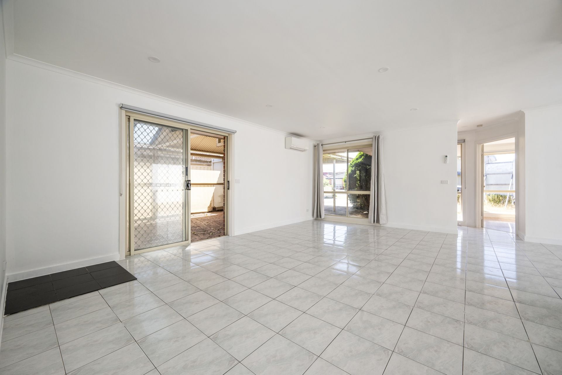 SPACIOUS FAMILY HOME IN A PRIME LOCATION