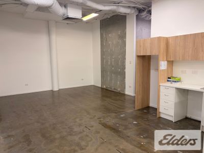 MODERN OFFICE/SHOWROOM IN BREENE PLACE!