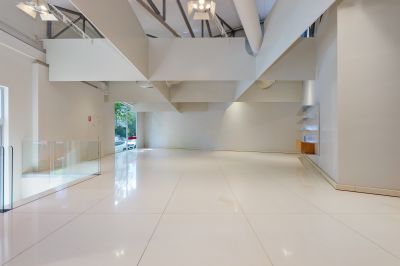 STUNNING INNER CITY SHOWROOM WITH HIGH CEILINGS
