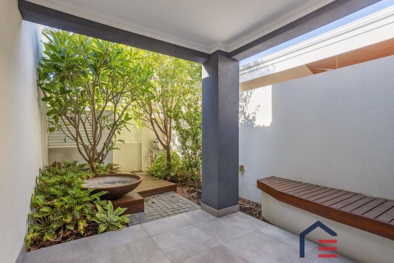 9 Emerald Way, Carine