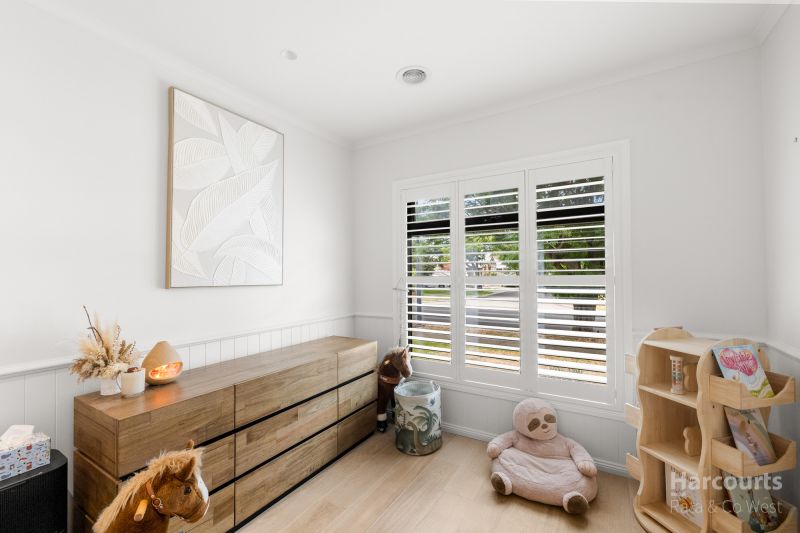 27 Great Barr Crescent, Caroline Springs