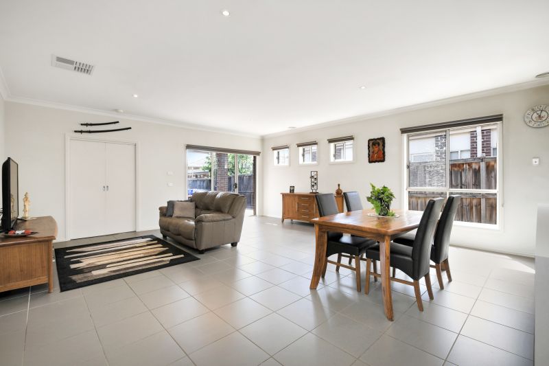 13 Jenolan Way, South Morang