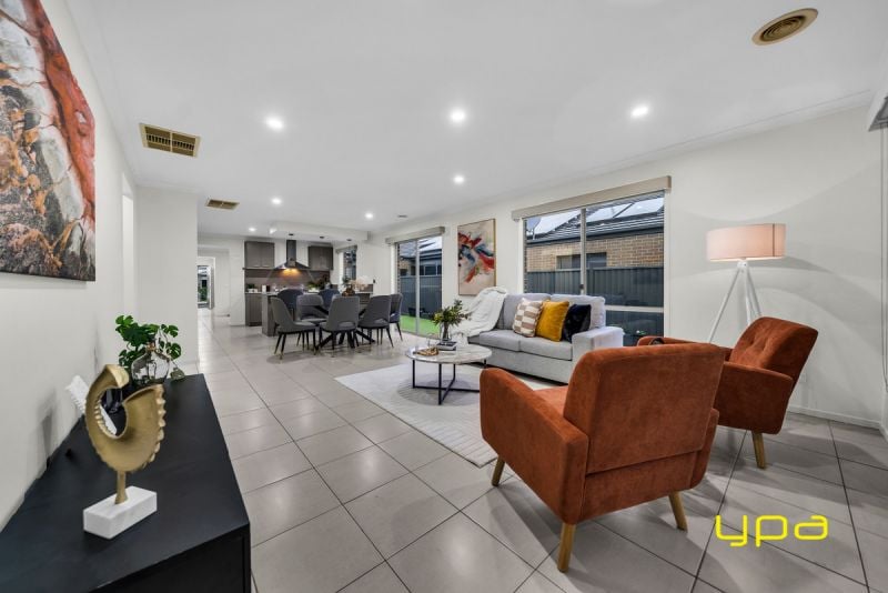27 Donatello Crescent Narre Warren VIC, Narre Warren - Thumbnail 5