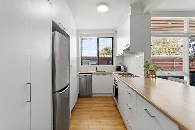 6/112 Walpole St, Kew