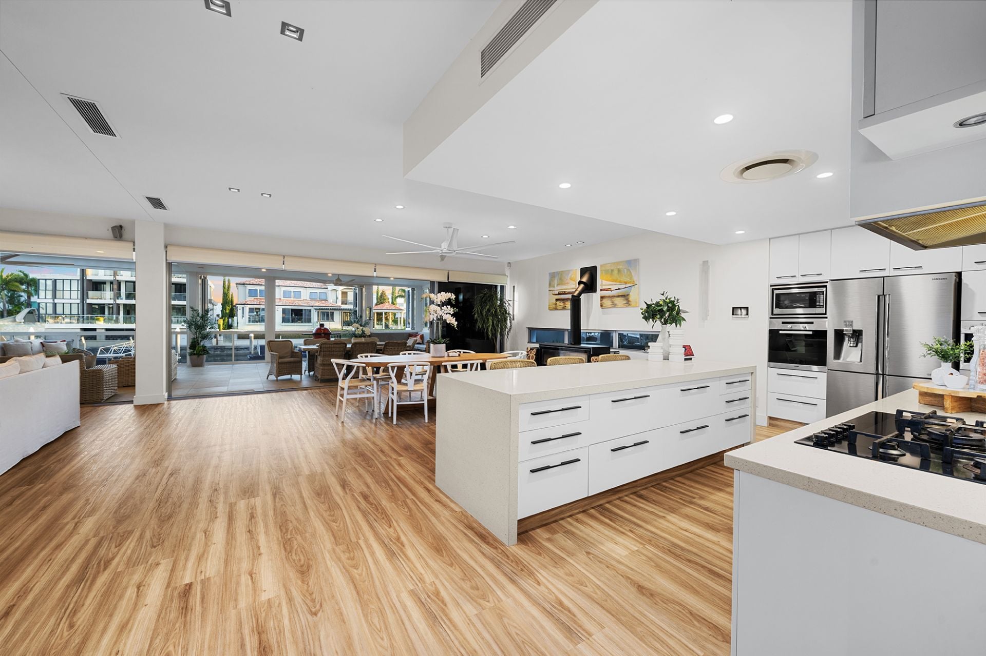 9 Royal Albert Crescent, Sovereign Islands QLD 4216, Sovereign Islands - Thumbnail 6
