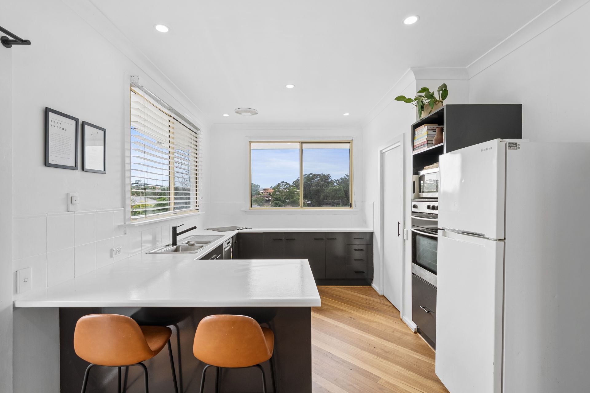 3 Stewart Brougham Close, Lisarow, Lisarow - Thumbnail 4