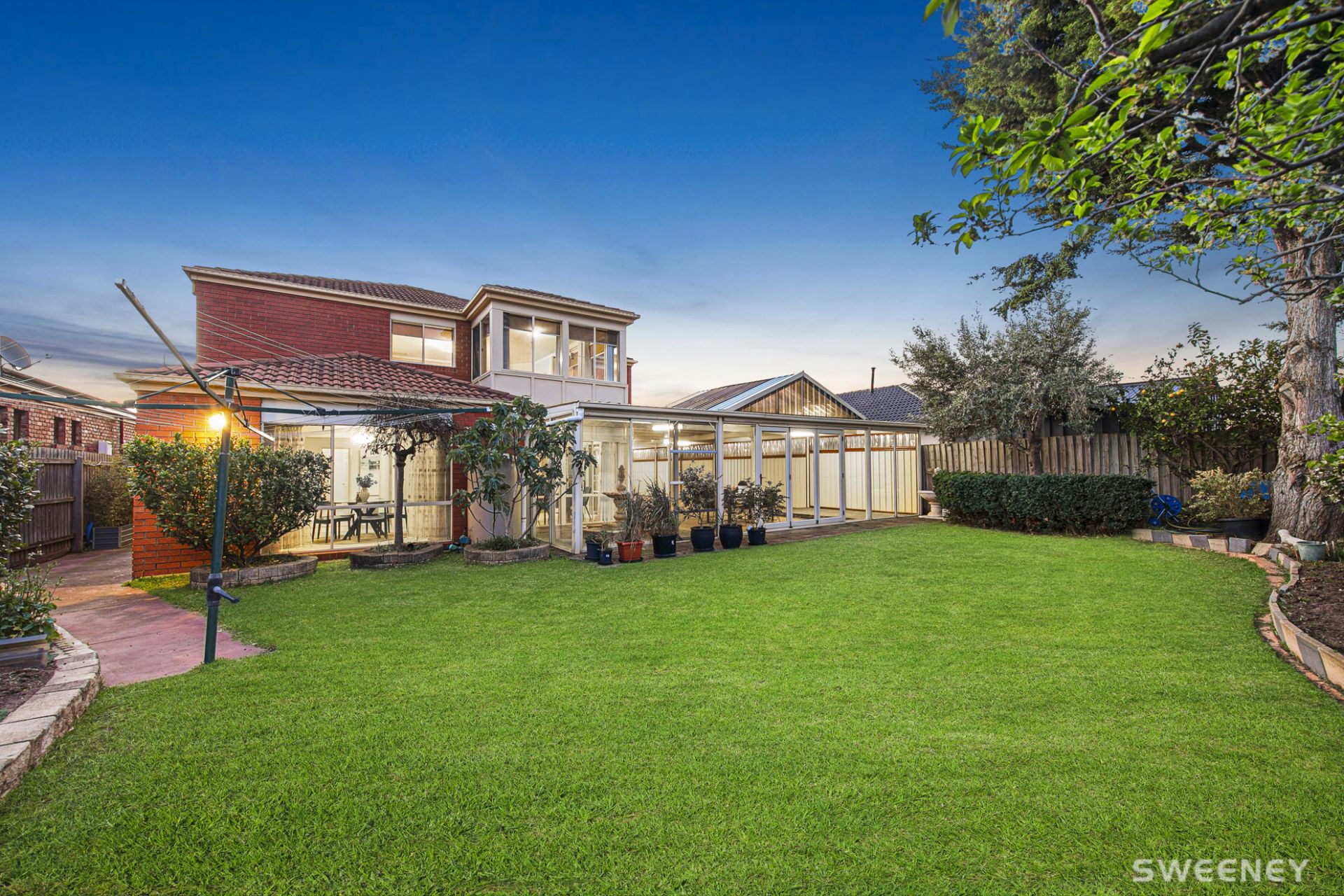 9 Markham Way, Altona Meadows - Thumbnail 2