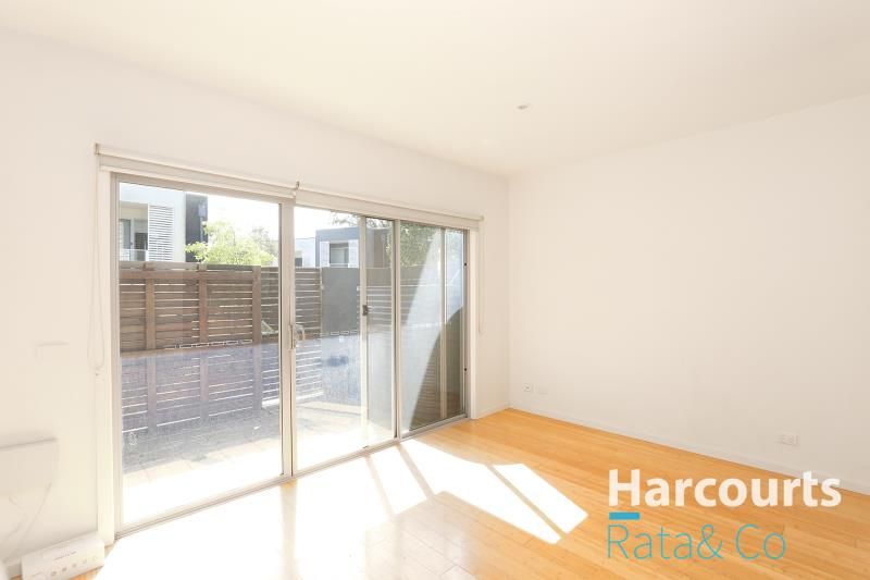 9 Grasstree Way, Bundoora