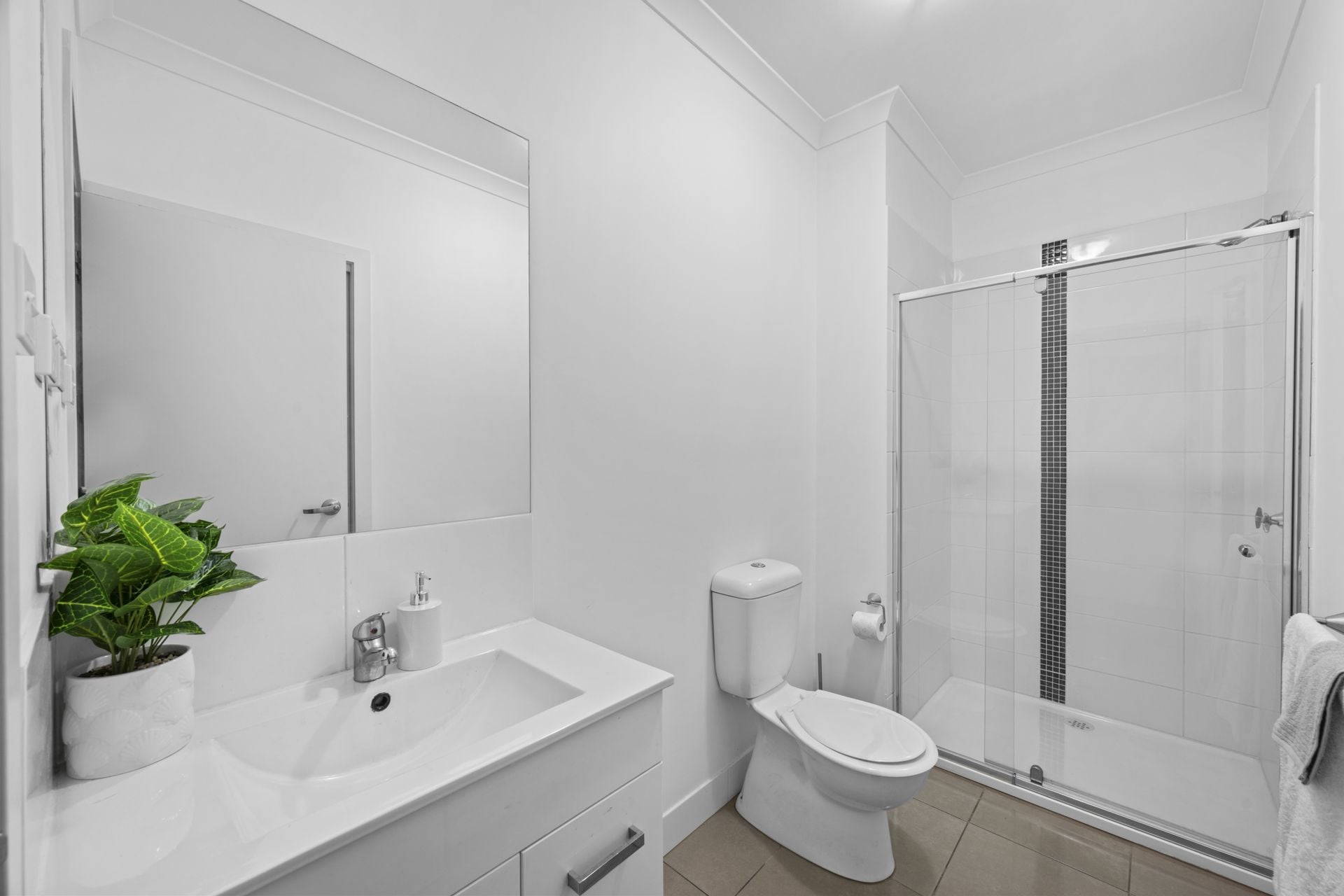 Spacious And Stylish, Welcome To The Cotters In Epping