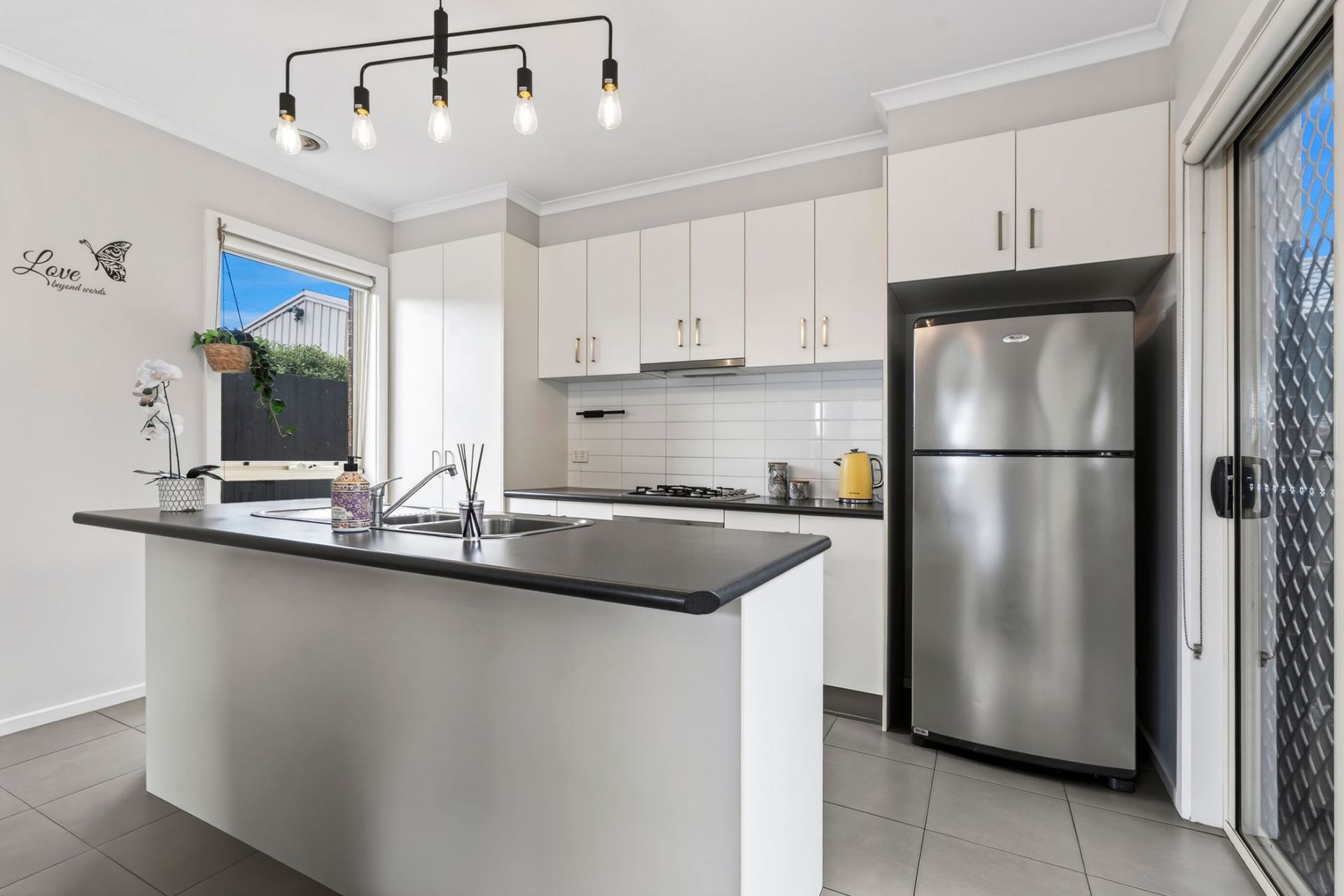 3/31-33 Cranbourne Drive, Corio - Thumbnail 3