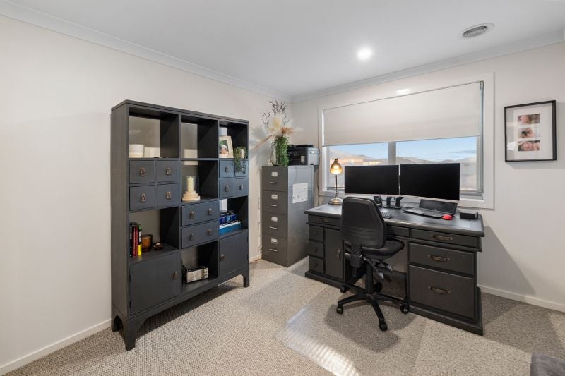 14 Roaming Drive, Fraser Rise