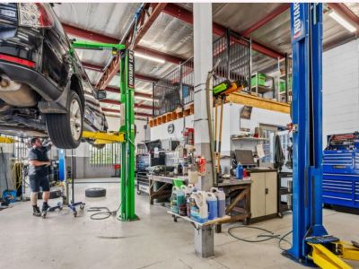 MILTON WAREHOUSE PRICED TO LEASE