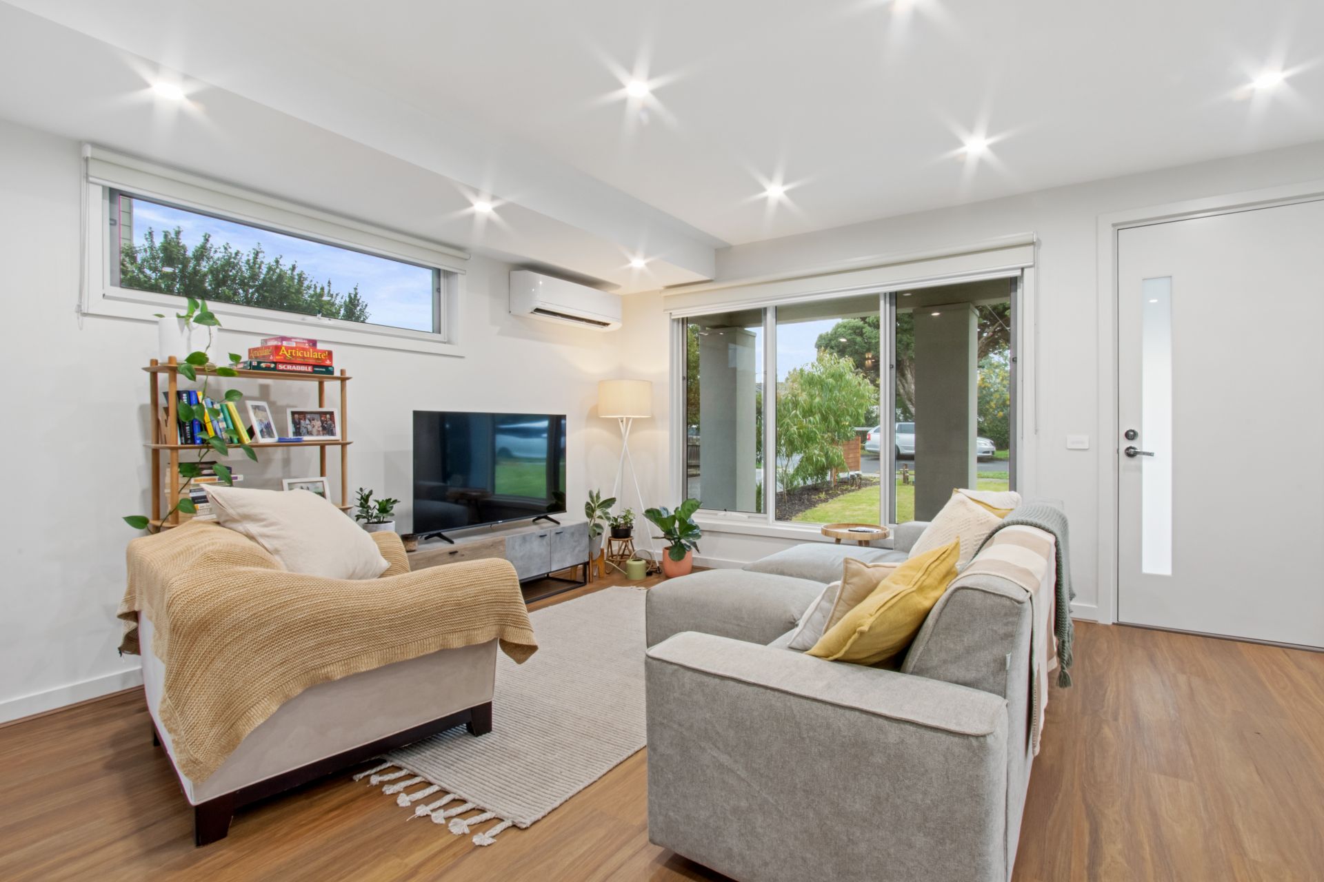 Stylish 3-Bedroom Townhouse in Prime Reservoir Location