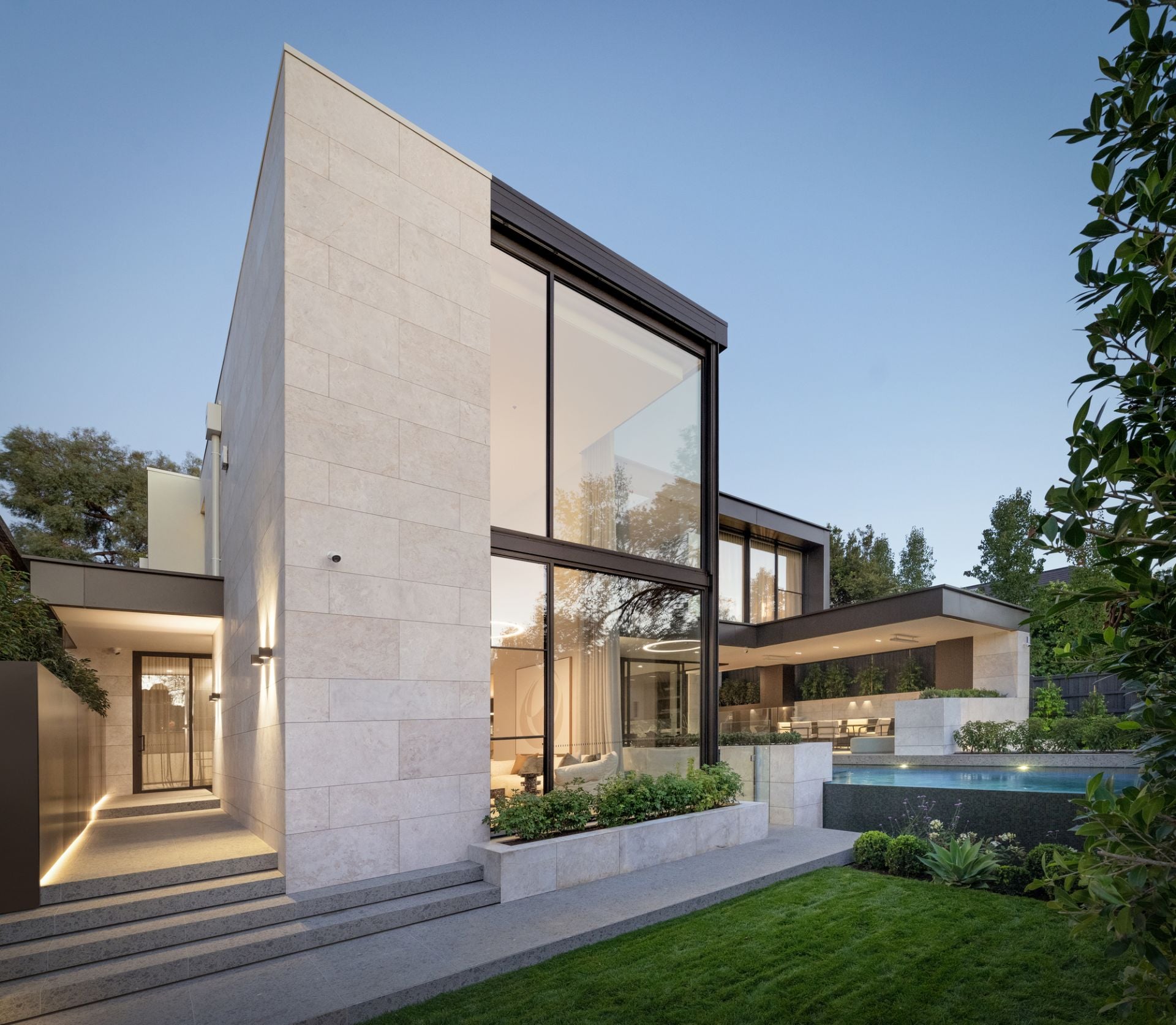 12 Yarradale Road, Toorak, Toorak - Thumbnail 2