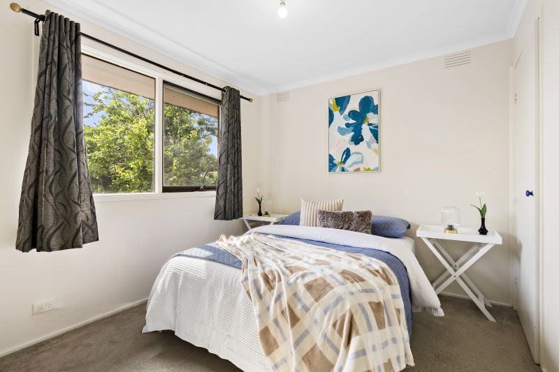 8 Bishop Place, Epping