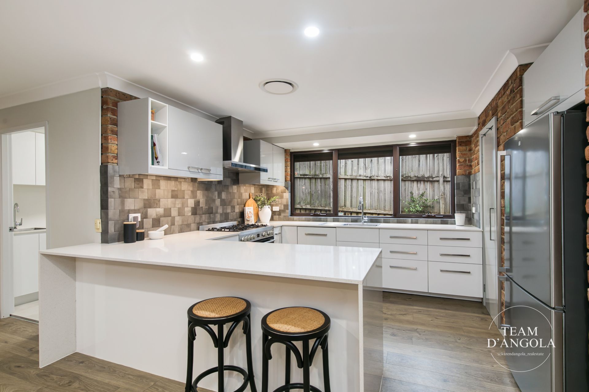 11 Glenwood Way, Castle Hill, Castle Hill - Thumbnail 4