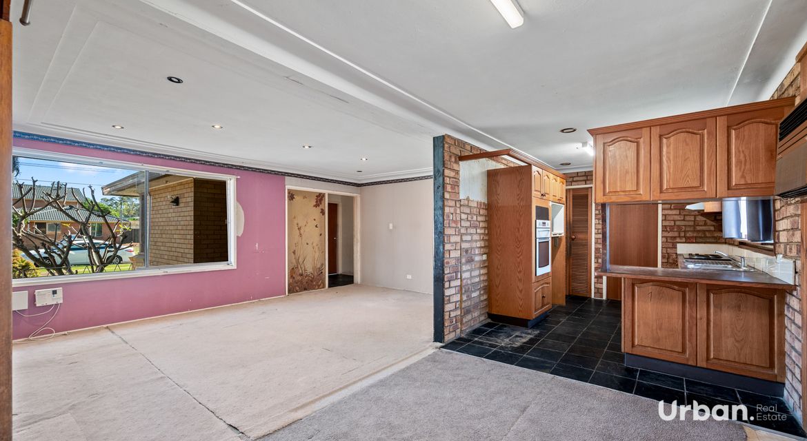 Lurnea 6 Thelma Street