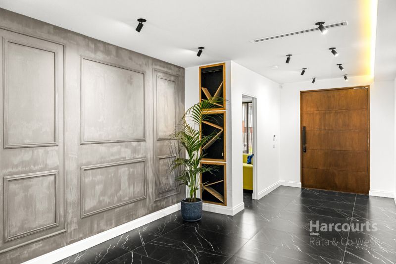 23 Shadow Street, Deanside