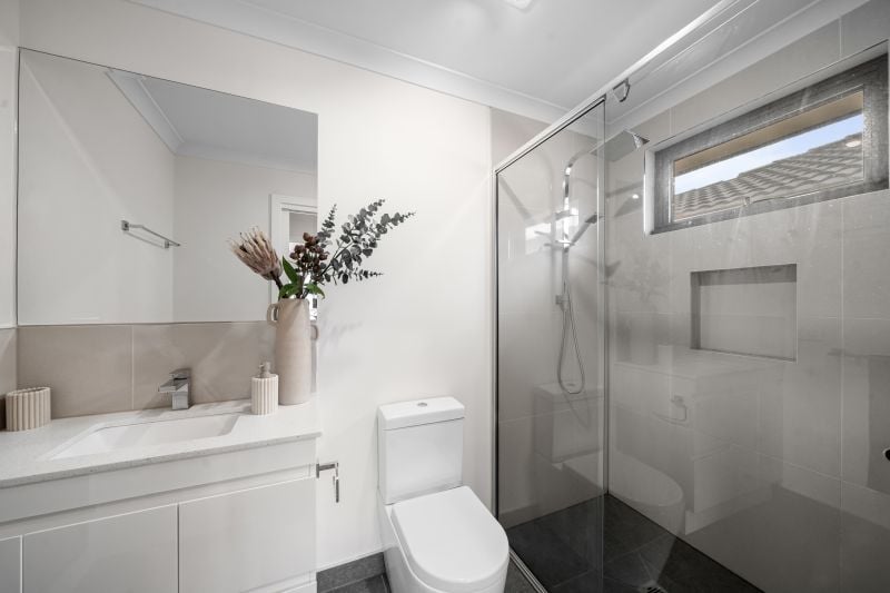 10/10 Crevelli Street, Reservoir