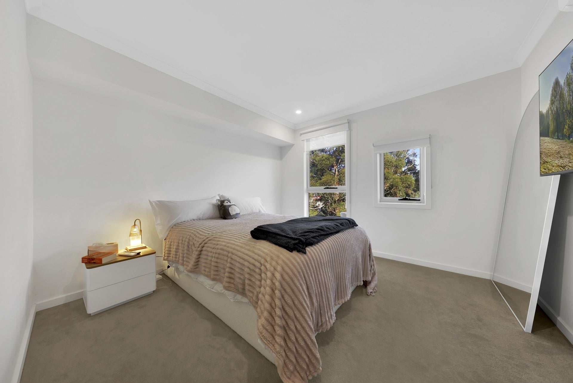 Modern 3-Level Townhouse in Prime South Morang Location