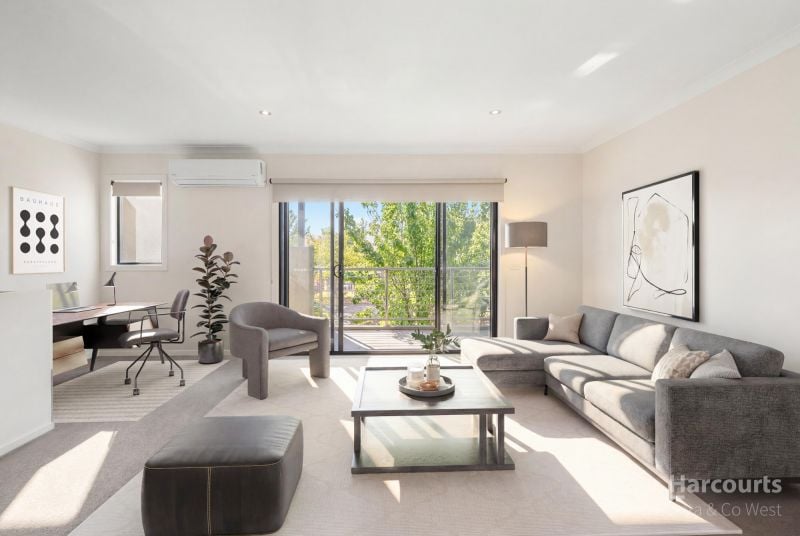 4/8 The Crossing, Caroline Springs