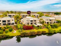 31/117 Palm Meadows Drive, Carrara, Spectacular Waterfront Duplex In Secure Gated Estate - Thumbnail 3