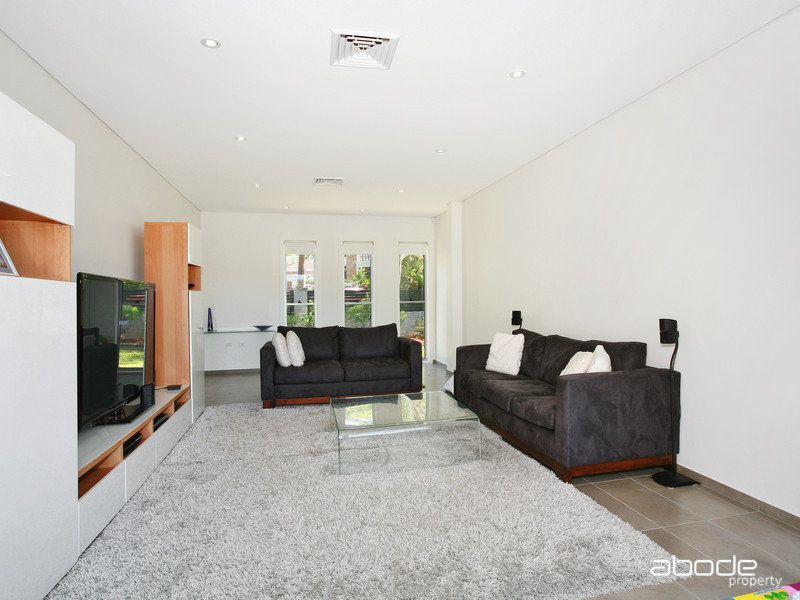 30 Saunders Bay Road, CARINGBAH SOUTH, Caringbah South - Thumbnail 3
