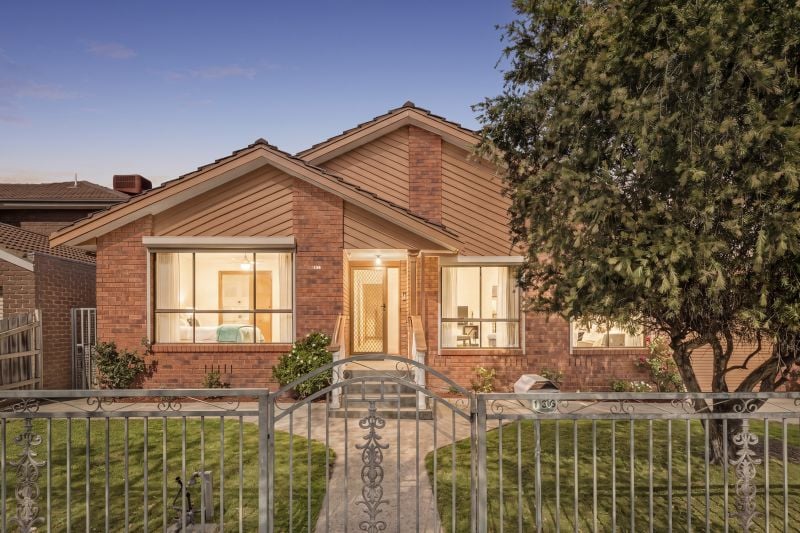 136 Garden Grove Drive, Mill Park