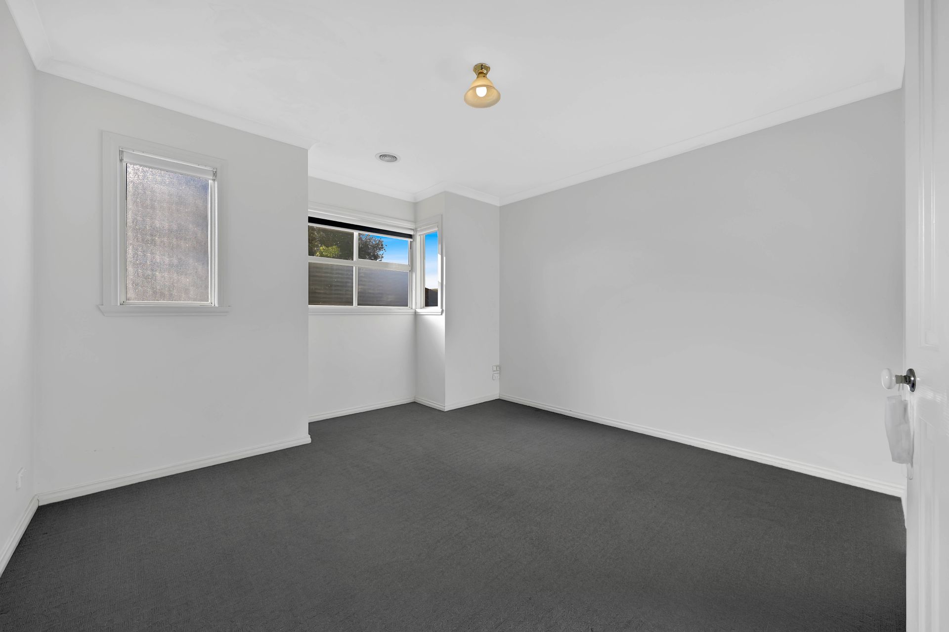 Modern Comfort & Convenience in Prime Reservoir Location