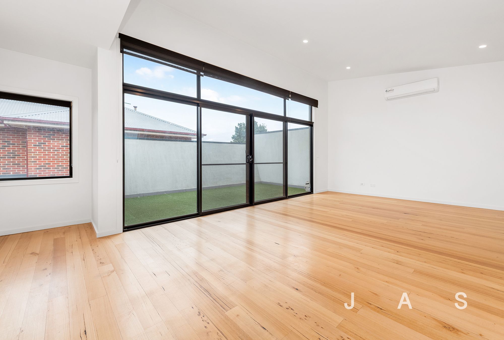 2/101 Roberts Street Yarraville VIC, Yarraville - Thumbnail 5