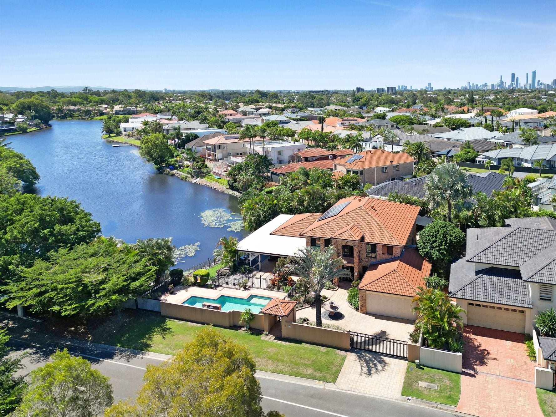 34 Beauty Point Drive, Robina