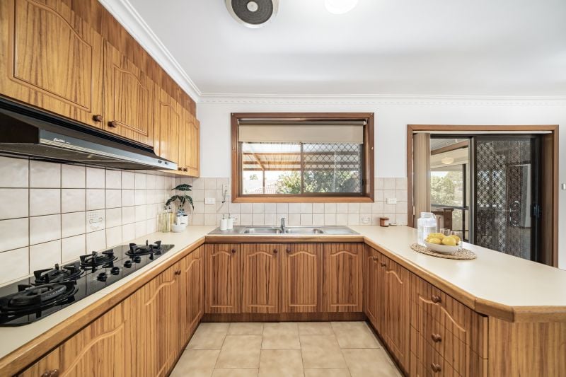 136 Garden Grove Drive, Mill Park