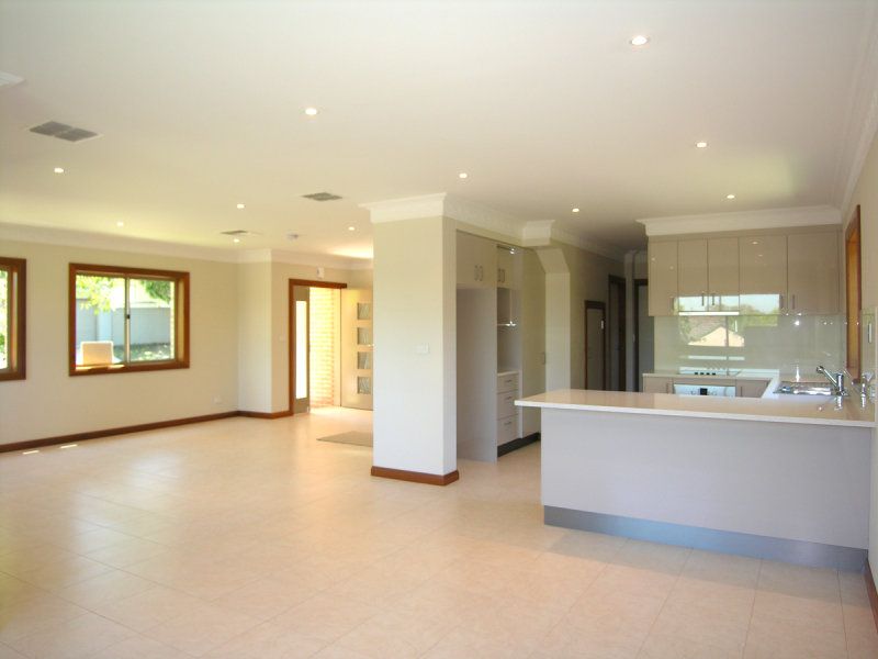 28 Wilga Road, CARINGBAH, Caringbah - Thumbnail 2