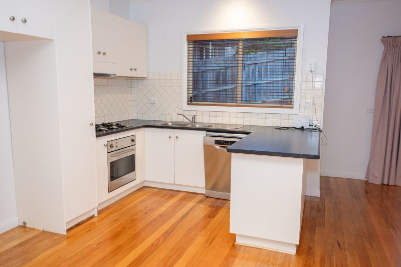 2/58 Livingstone Street, Coburg North