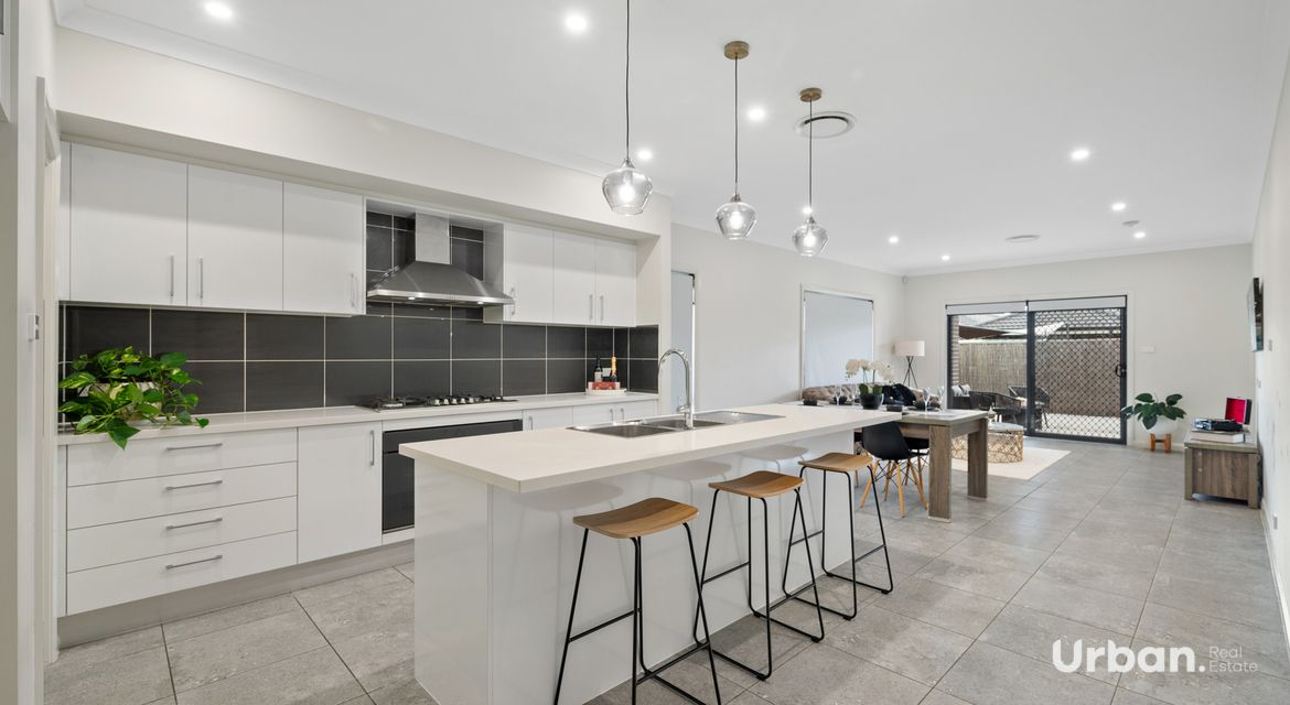 Austral 673 Edmondson Avenue