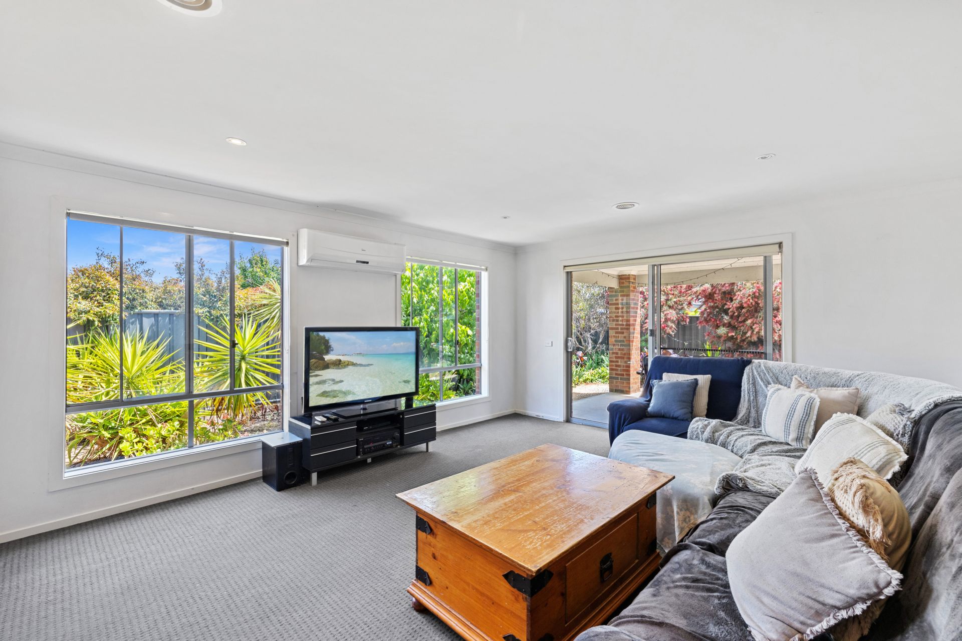 69 Greenfield Drive Epsom VIC, Epsom - Thumbnail 2