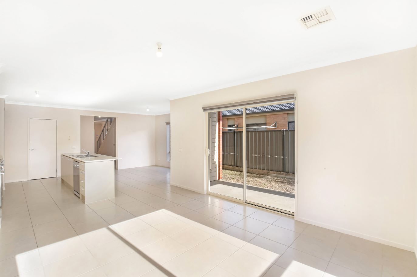 SPACIOUS FAMILY HOME!!