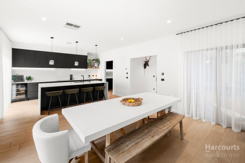 27 Great Barr Crescent, Caroline Springs