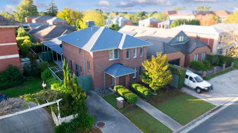 16 Ayrvale Avenue, Lake Gardens, Lake Gardens - Thumbnail 4