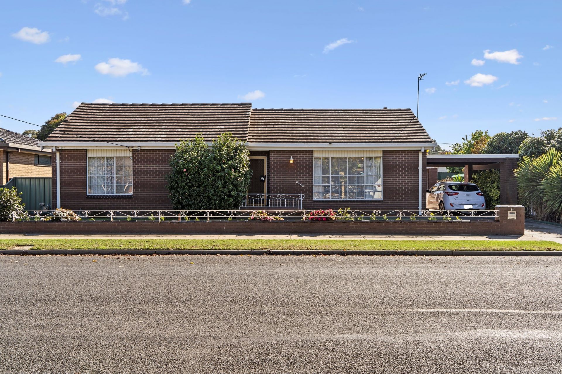 6 Crusoe Road Kangaroo Flat VIC, Flat - Image 1