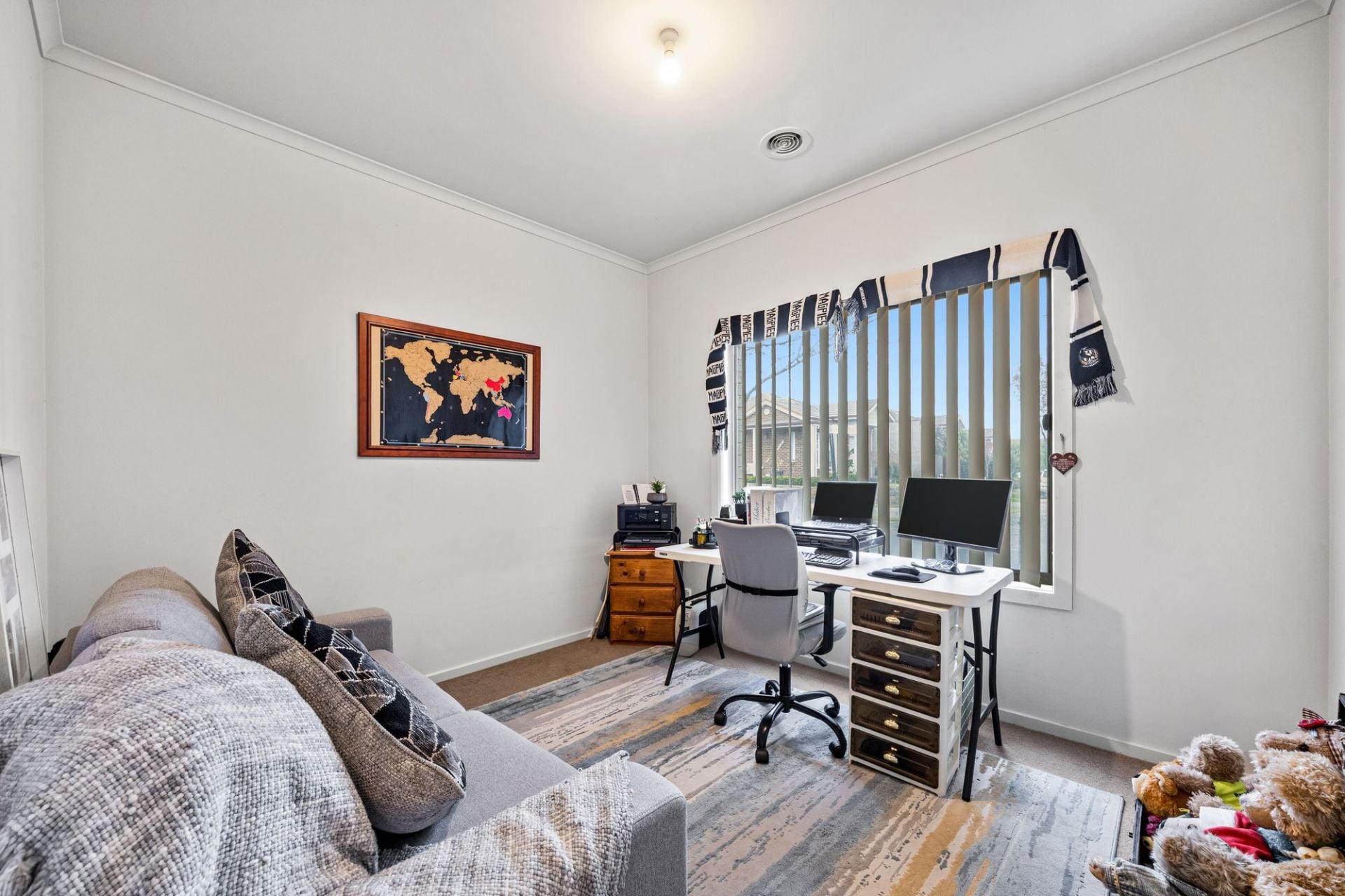Cosy, Light-Filled Living in an Elevated Corner Position – Perfect First Home, Downsizer or Investment