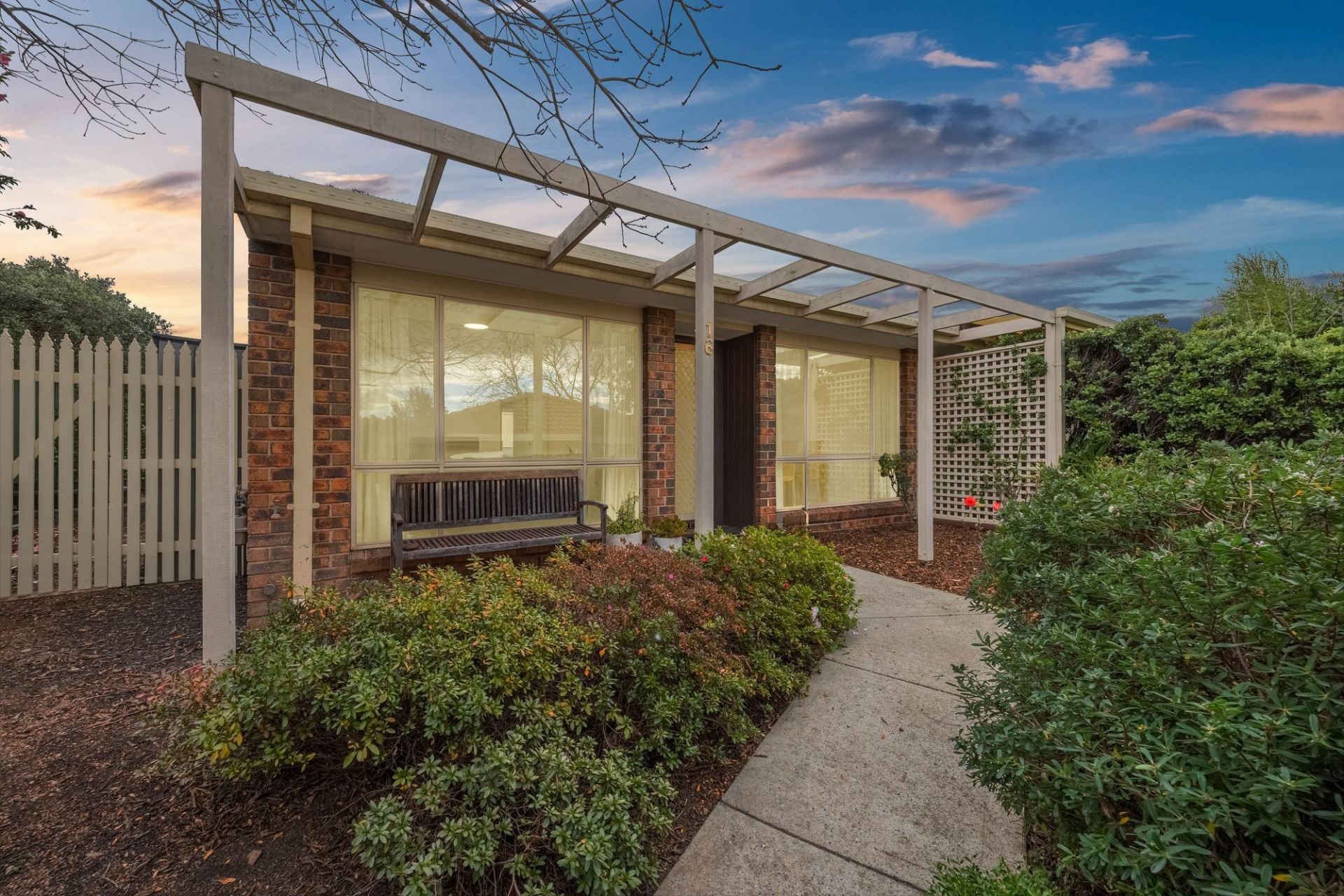 16/27 Elm Way Jerrabomberra NSW